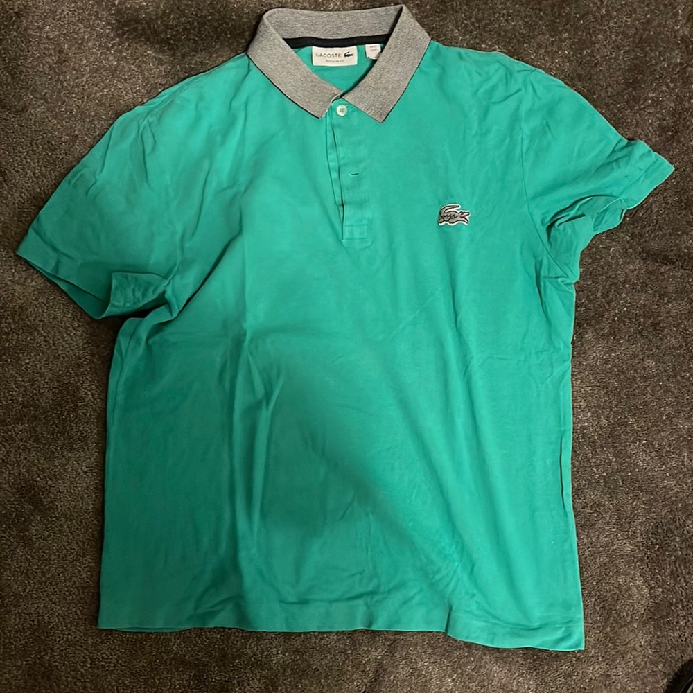 Lacoste. Regular fit turquoise tee shirt.